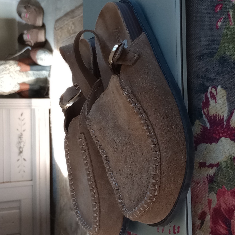 Zara Suede Tan Clogs. Very Similar Insole Design Of The Birkenstock Clog. Excell